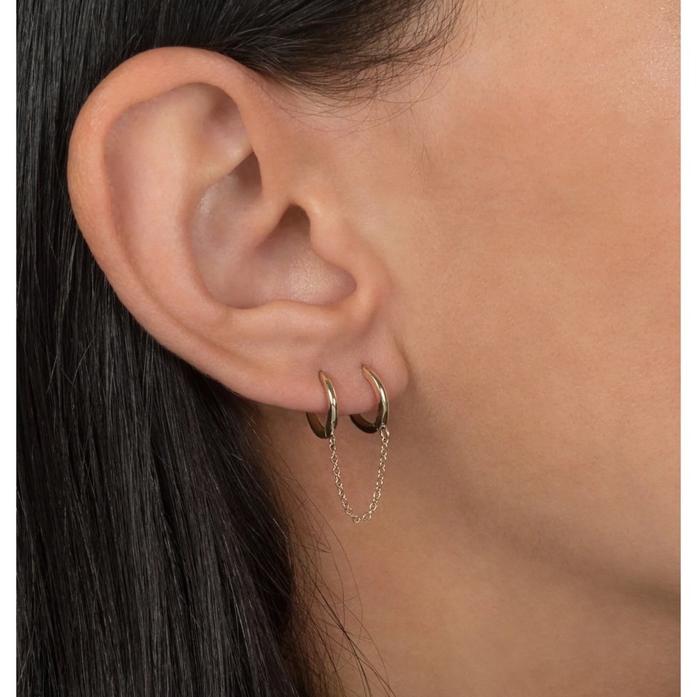 Zoe Lev Small Chain Huggie Earring